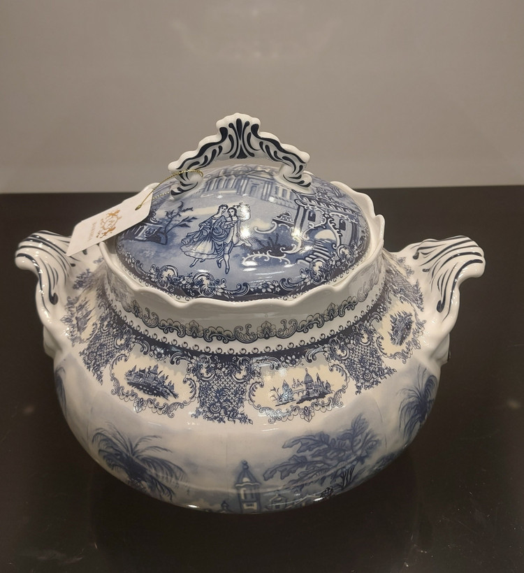 سوپ خوری و دیس آکسفورد آبی